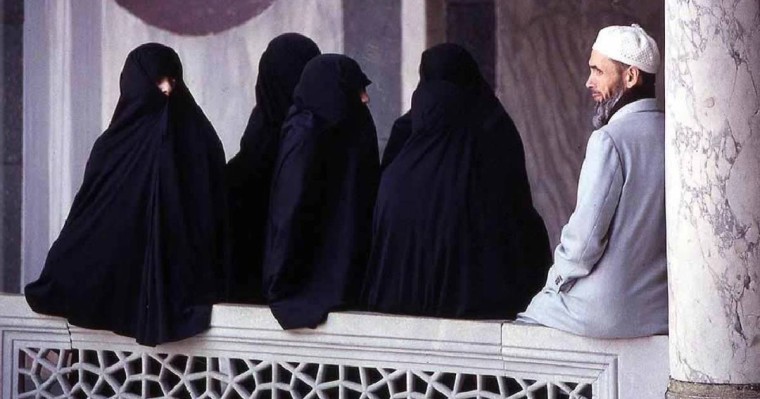 "Шариғат көп әйел алуды құптамайды": Құран аудармашысы Қазақстандағы тоқал алу туралы мәлімдеме жасады