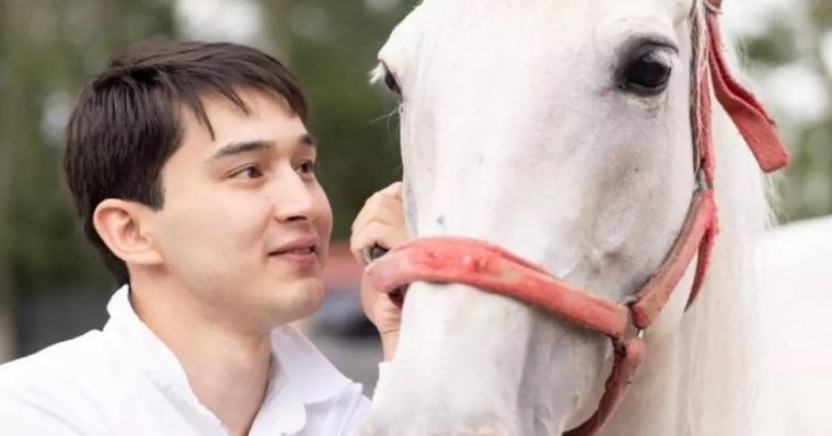 Асылхан Төлепов шетінеп кеткен ұлына жазба жариялады