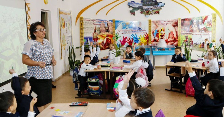 Тоқаев "Педагог мәртебесі туралы" заңға қол қойды