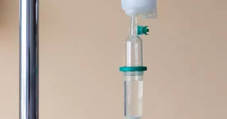 "Жүрегі тоқтап қалған, бүйрегін алып тастаған": Павлодарда анасы терезеден лақтырып жіберген балалардың жағдайы белгілі болды