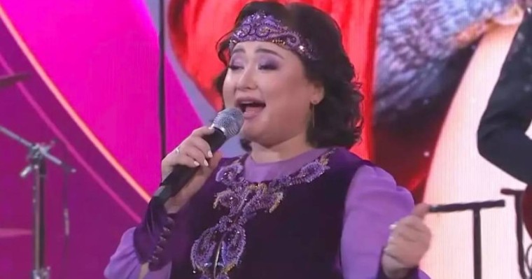 "Әнші болғым келеді": Роза Әлқожа 20 жыл бұрын Досымжан Таңатаровтың алдына барғанын айтты (видео)