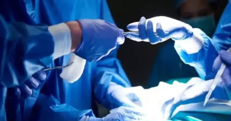 Камчаткадағы жер сілкінісі кезінде отаны тоқтатпаған дәрігерлер марапатқа ұсынылды (ВИДЕО)