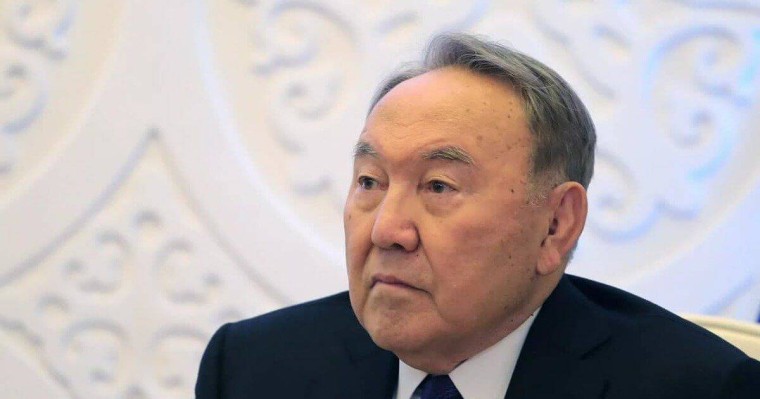 Әлі де тиісуге болмайды: Назарбаев пен оның отбасы неден айырылды