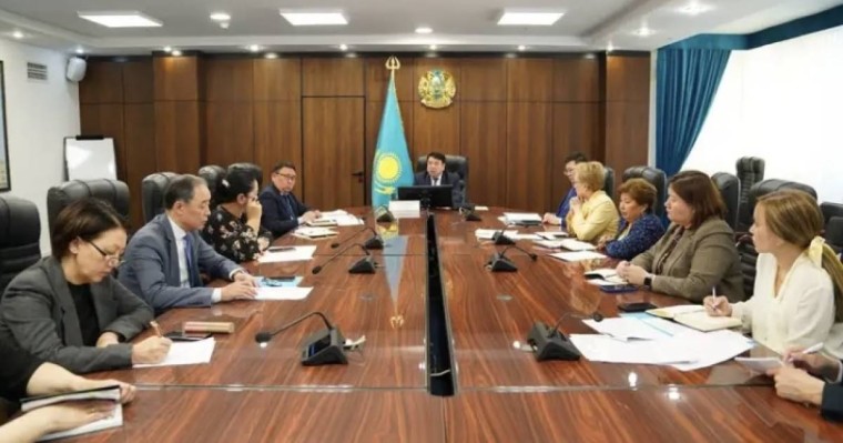 Баланың өлімі және пышақпен шабуыл: Білім министрлігі шұғыл жиналыс өткізді