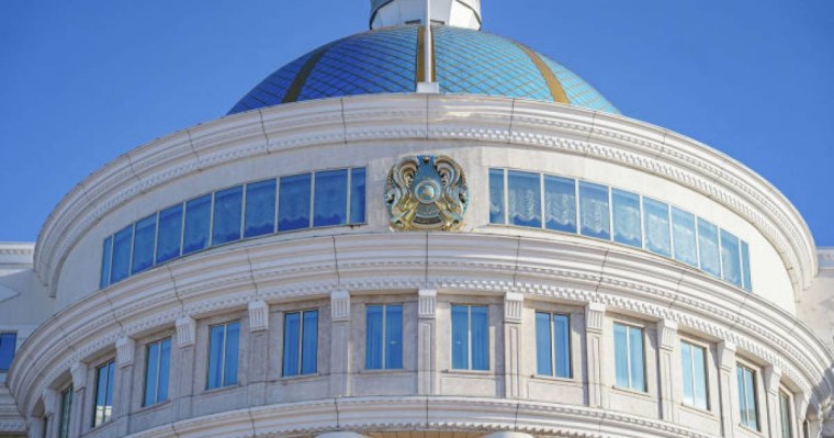 Тоқаев Алматыда қаза болған полицейлерді марапаттады