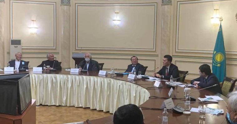 ҚР Мемлекеттік хатшысы Ерлан Карин зиялы қауым өкілдерімен кездесті