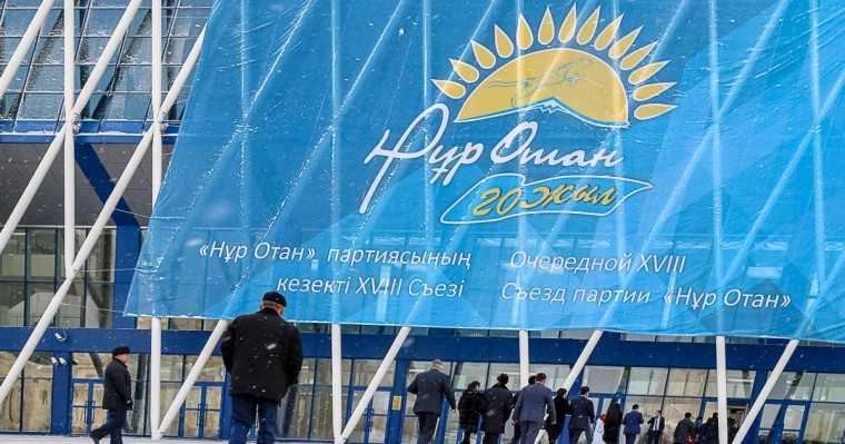 Олег Чугунков Семейлік 2 депутаттың неліктен өз міндеттерінен «бас тартқаны» туралы айтты