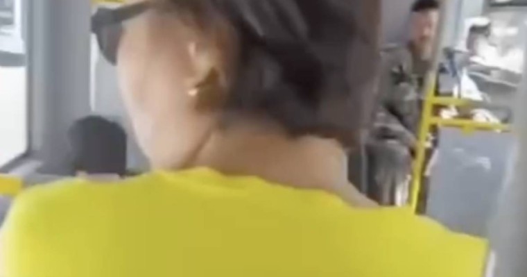 Автобуста ерекше баланы «Ақымақ!» деп балағаттаған әйелге қатысты арнайы комитет пікір білдірді 