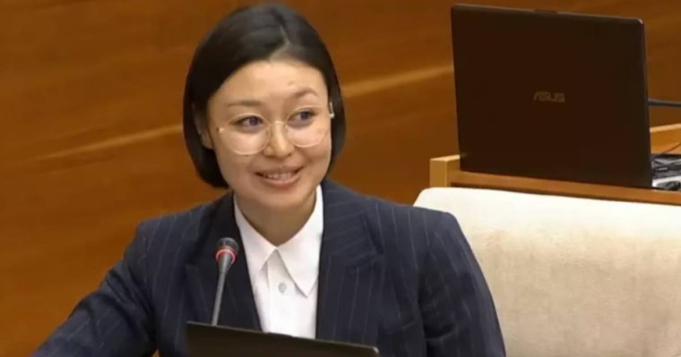 Ет жемейтін қазақ министрі туралы не білеміз?