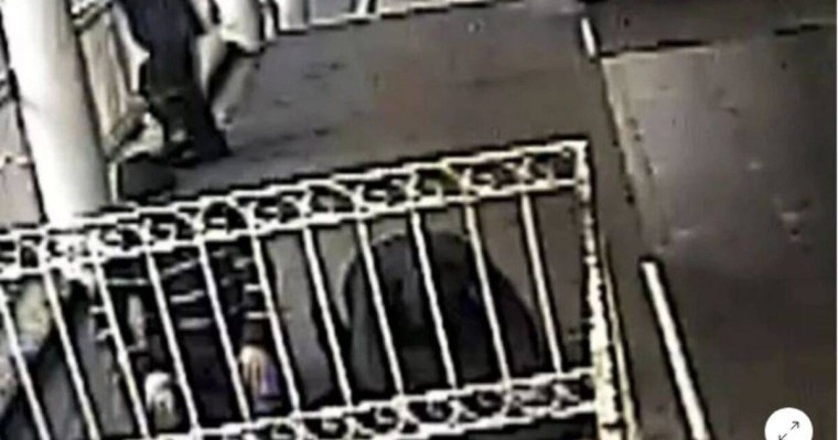 Бүлікшілердің жамағат болып намаз оқыған сәті көрсетілді (видео)