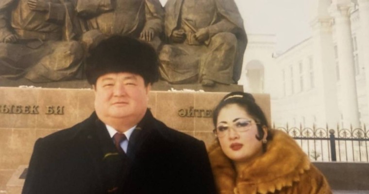 "Зәке, мені кешір". Мақпал Жүнісова Заманбек Нұрқаділовтың үйін сататынын айтты (ВИДЕО)