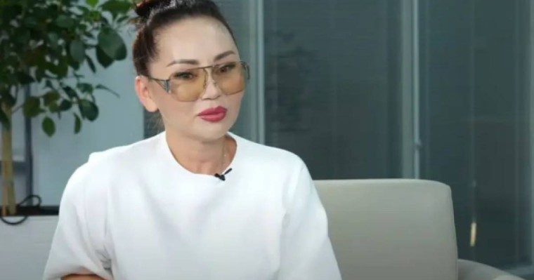 «Бұлардың әкесі маған ғашық болды»: Баян Мақсатқызы өгей қыздарын таныстырды 