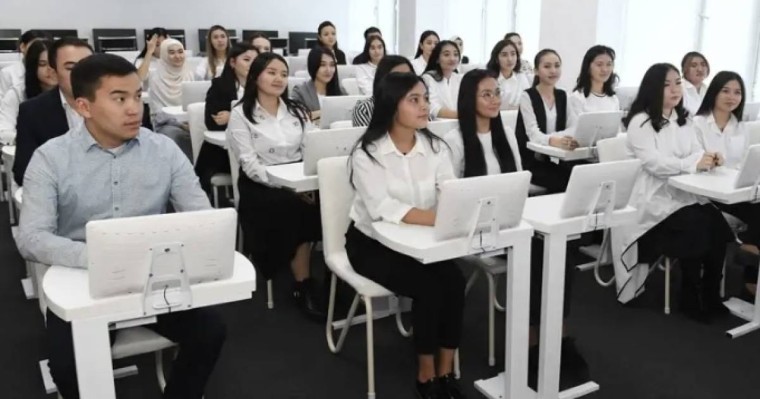 ЖОО арасында Президенттік стипендиялар бөлінді