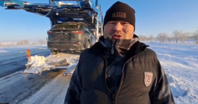 Спасенный кыргызстанец, который провел 6 дней в степи, поблагодарил казахстанских полицейских