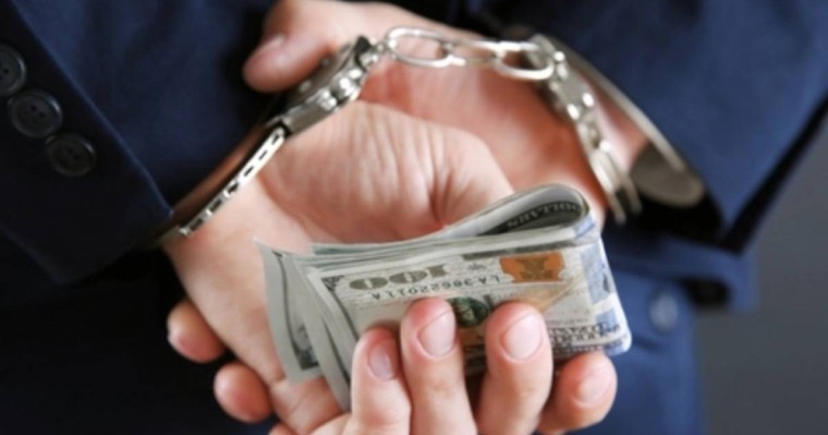 Кәсіпкерден 50 млн теңге бопсалады деген күдікке ілінген блогер ұсталды