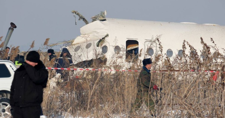 Қазақстанда ұшақ апатынан қаза болғандарды аза тұтып жатыр