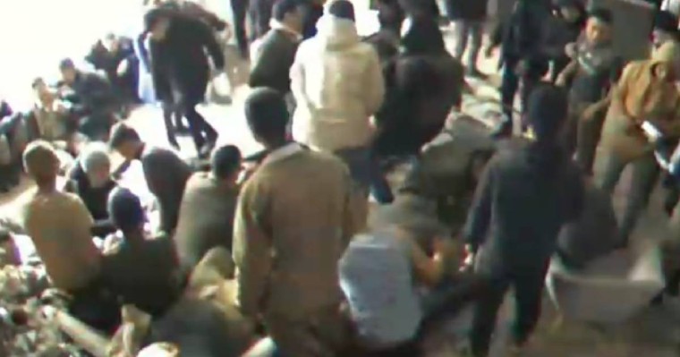 Бүлікшілер Алматыдағы телеорталықты өртемес бұрын сол жерде намаз оқыған (ВИДЕО)