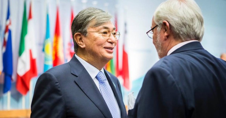 Үкімет халықтың мүддесі үшін жұмыс істеуге тиіс