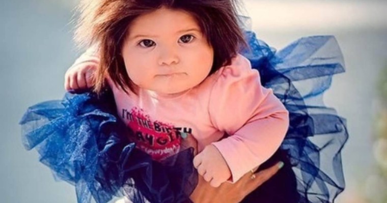 Үлбіреген қалың шашты бүлдіршін желідегілерді тамсандырды - Қазақстан жаңалықтары