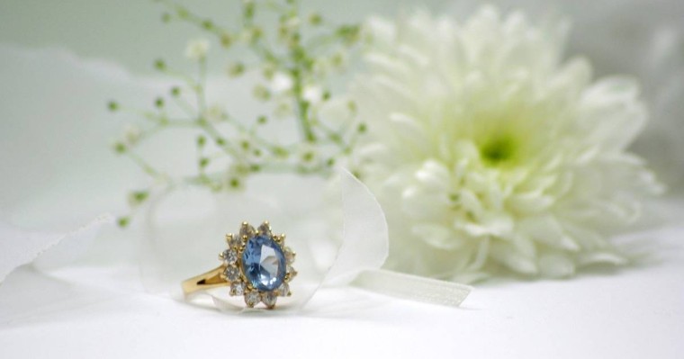 Студенттерден "арзан сыйлық" алғанына ренжіген мұғалім жұмыстан шығып қалды