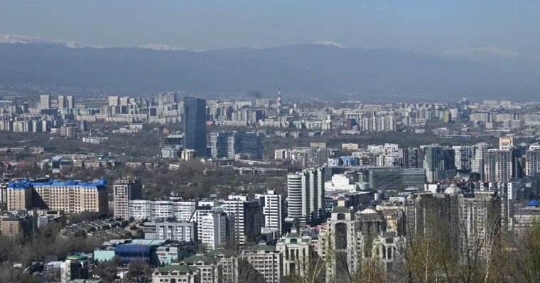 Алматыда Батыс Желтоқсан көшесі жабылды