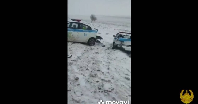 Түркістан облысында BMW иесі полицейлердің қызметтік көлігін соққан (видео)
