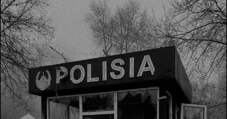 "Баламды террорист деп траншеяға көмбек". Ақтөбеде ұлынан айырылған отбасы марқұмның сүйегін ала алмай жүр