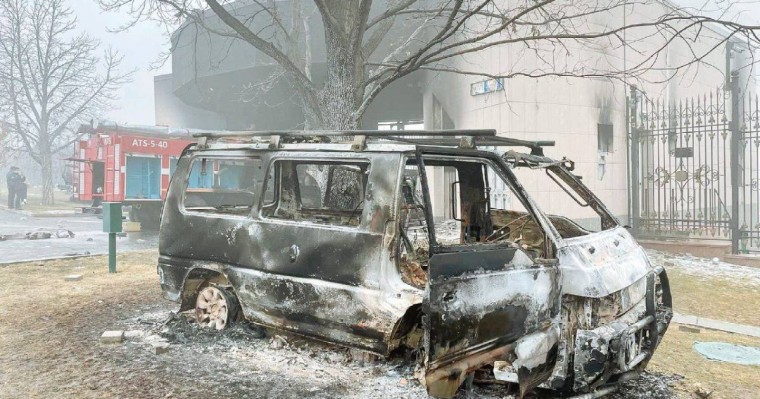 Террористер қолынан қаза болған сарбаздар "Айбын" орденімен марапатталды