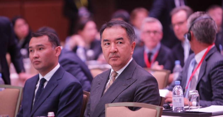 Желіде Сағынтаевтың көлігіне жасалған шабуылдың видеосы тарады