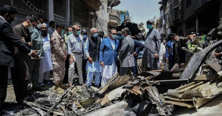 "Айналамнан тек отты көрдім": Пәкістандағы әуе апатынан аман қалған адам оқиғаны баяндап берді - Қазақстан жаңалықтары