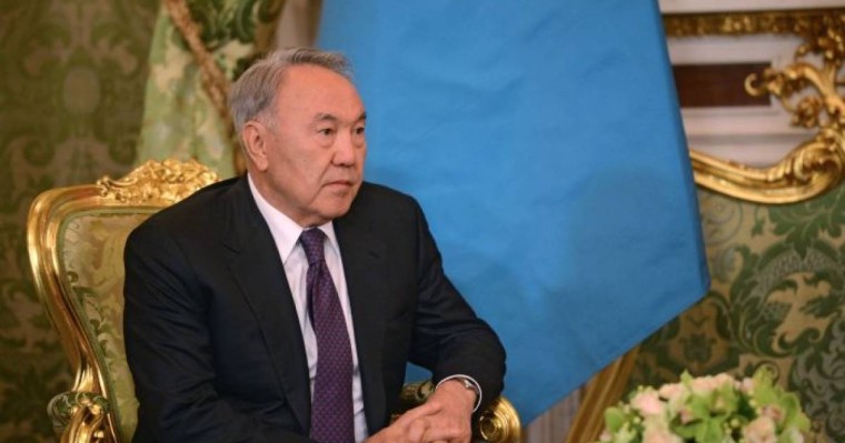 "Өзара түсіністік пен келісімді нығайтады": Назарбаев Ораза айтпен құттықтады