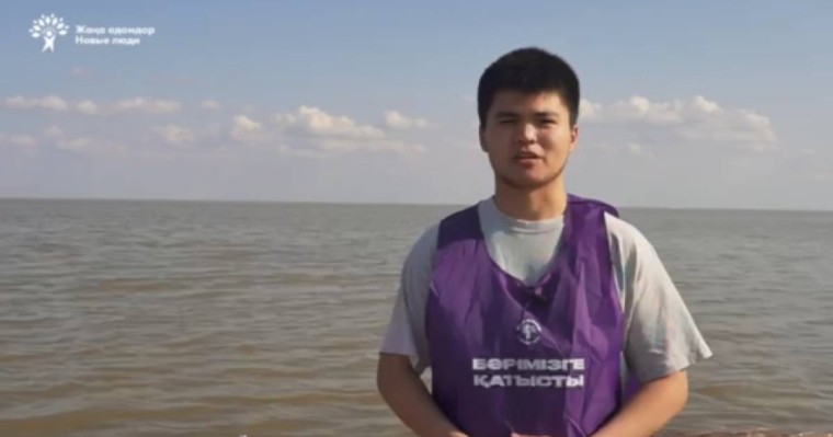 “Жаңа адамдар” жастар қозғалысы Оразақ ауылының тұрғындарына көмек қолын созуда