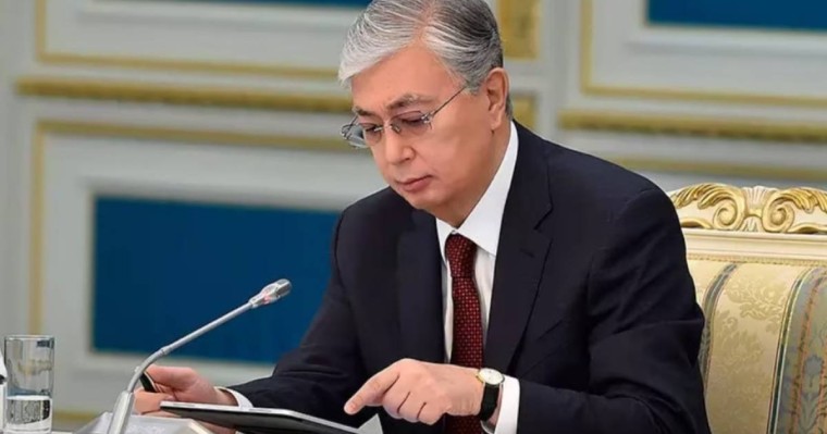 Тоқаев жаңа жарлықтарға қол қойды