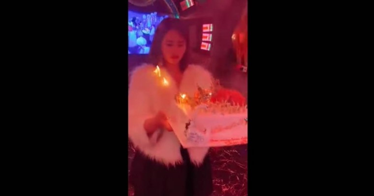 Аң терісін жамылған байдың қызы өз туған күнінде өртеніп кете жаздады (видео)