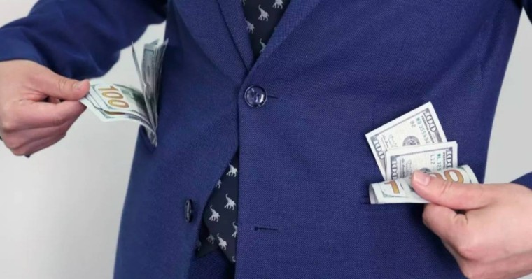 Жаңа санкция: қазақстандық шенеуніктер негізсіз табысы үшін жазаланады