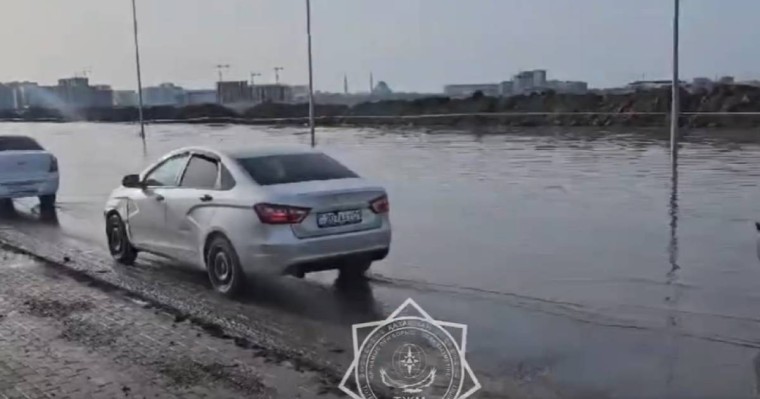 Астана көшелерінің бірін қарғын су алып кетті