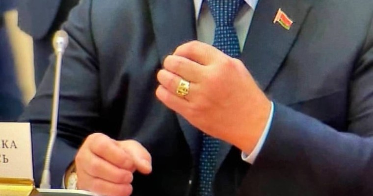 ТМД саммитінде Тоқаевқа және басқа да президенттерге тоғыз сақина сыйға тартылды.