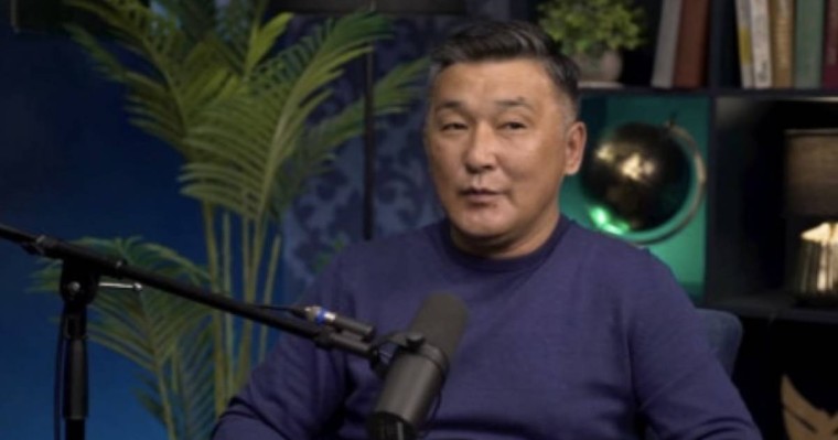"Маңдайына балта қадаса, түсінетін едім". Танымал актер Бишімбаевтың ісіне қатысты пікір білдірді
