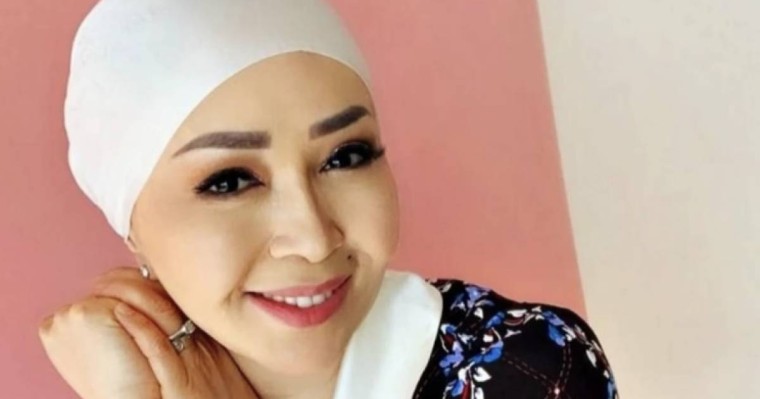 "Мұндай сыйлық алған тарихтағы жалғыз әйелмін": Айнұр Тұрсынбаева күйеуінің тосынсыйын көрсетті