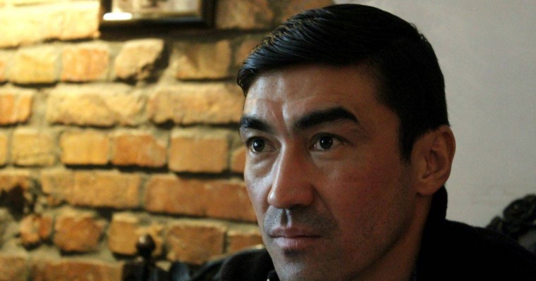 Ақтөбеде жанкүйерлер Самат Смақовты футбол клубына қайтаруды талап етті