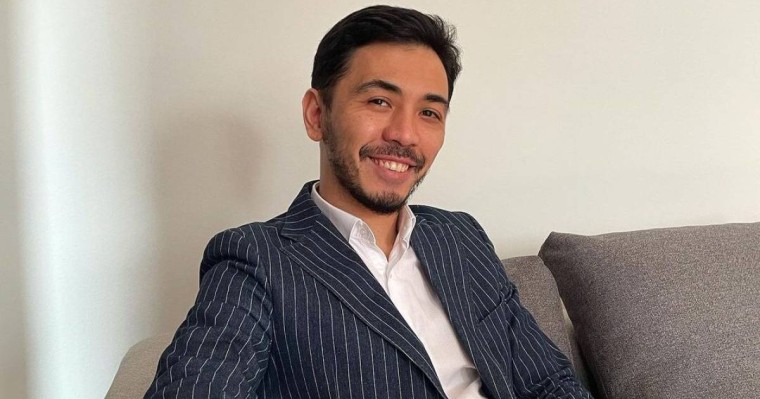 "Кінәні өздеріңнен іздеңдер": Феминистерді сынға алған Айдарқұлов өзі елден оңбай сөз естіді