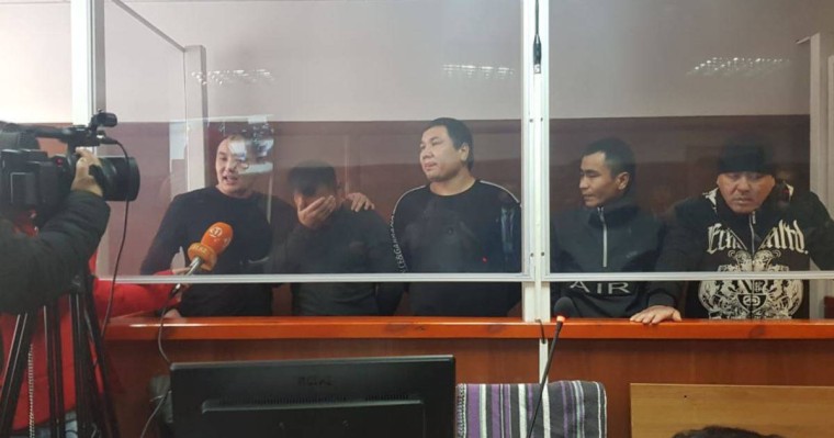 Шымкенттік белсенділер "Қытай жұмысшыларымен төбелескен" бес жігітті босатуды талап етті