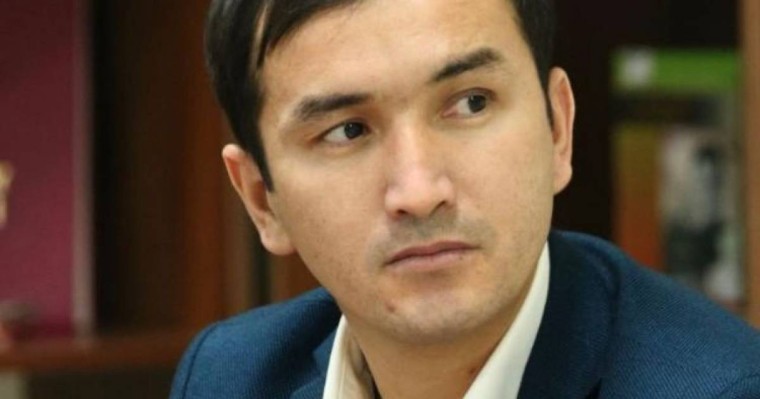 Азамат азаматтығын танытты, біздің шоумендер неге үнсіз?