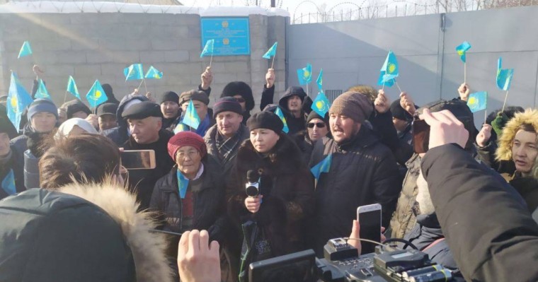 Алматыда аштық ұстаған белсенділерді босатуды талап етті