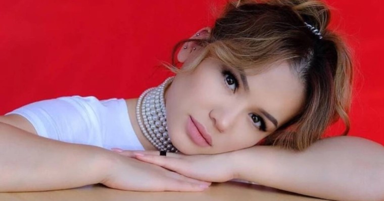 Әнші Мақпал Исабекова ауыр дертке шалдыққанын айтып жылады