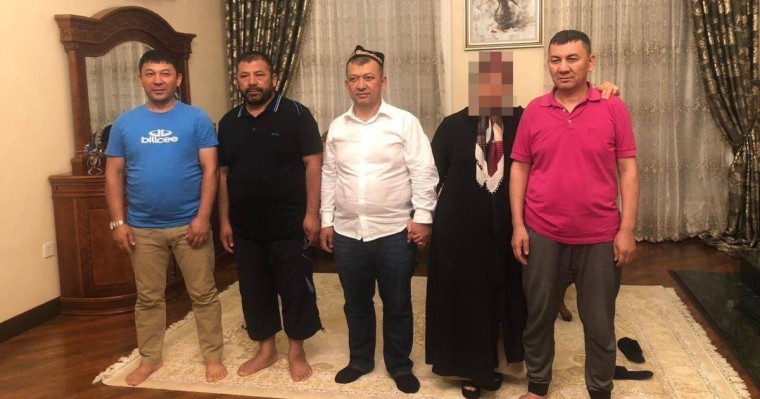 Зерттеуде аты аталған ұйғыр кәсіпкерінің шетелден 20 шақты үй сатып алғаны анықталды