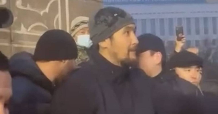 «Арнау айтқан әншілер қайда»: Дикий Арманның ақшасы жақсы, өзі жаман ба?