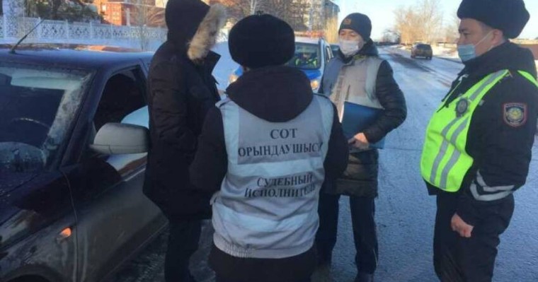 В Костанае остановили водителя россиянина с 27 нарушениями