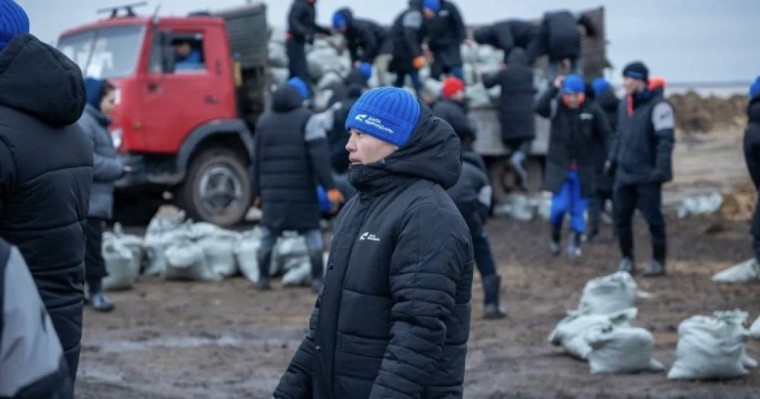 "Дала Қырандары" жастар қоғамдық бірлестігі  Жібек Жолы ауылының тұрғындарына көмекке келді