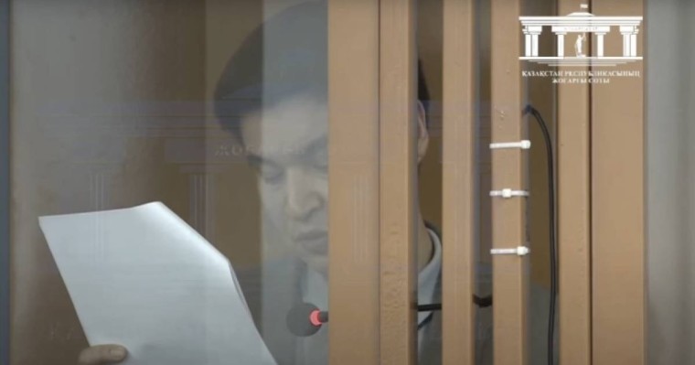 "Жанжалдарына етіміз үйреніп кеткен": Бишімбаевтың қылмысын жасырды деп айыпталған туысы Байжанов сотта сөз сөйледі